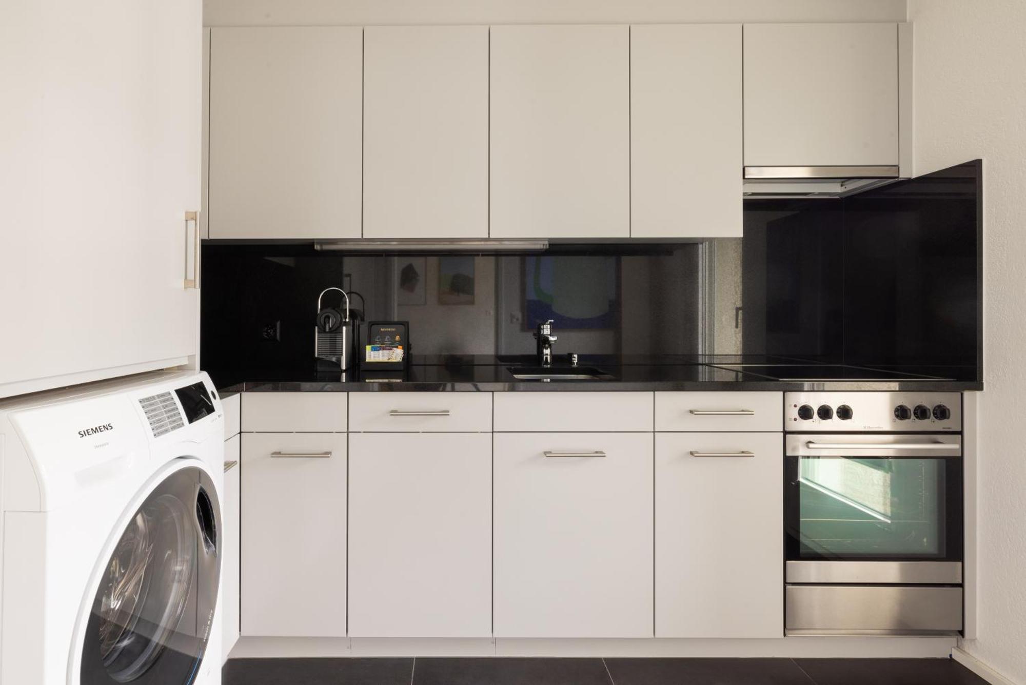 Ema House Serviced Apartments Aussersihl Цюрих Экстерьер фото