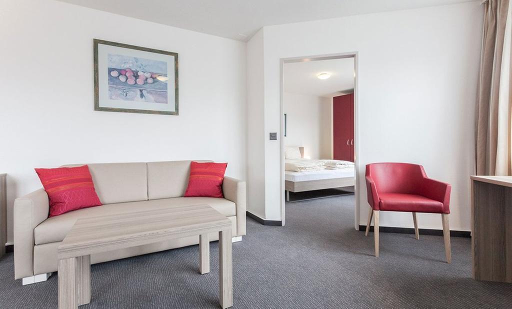 Ema House Serviced Apartments Aussersihl Цюрих Экстерьер фото